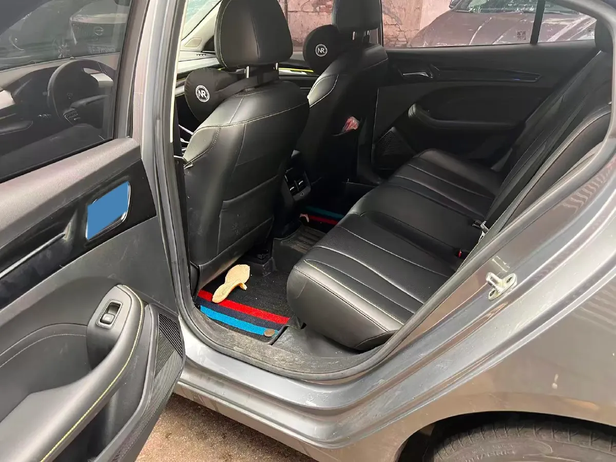 2021 Roewe i5 1.5L 120HP L4 CVT,autocango,china used car exporter,china ev exporter,chinese used car exporter,chinese used ev exporter