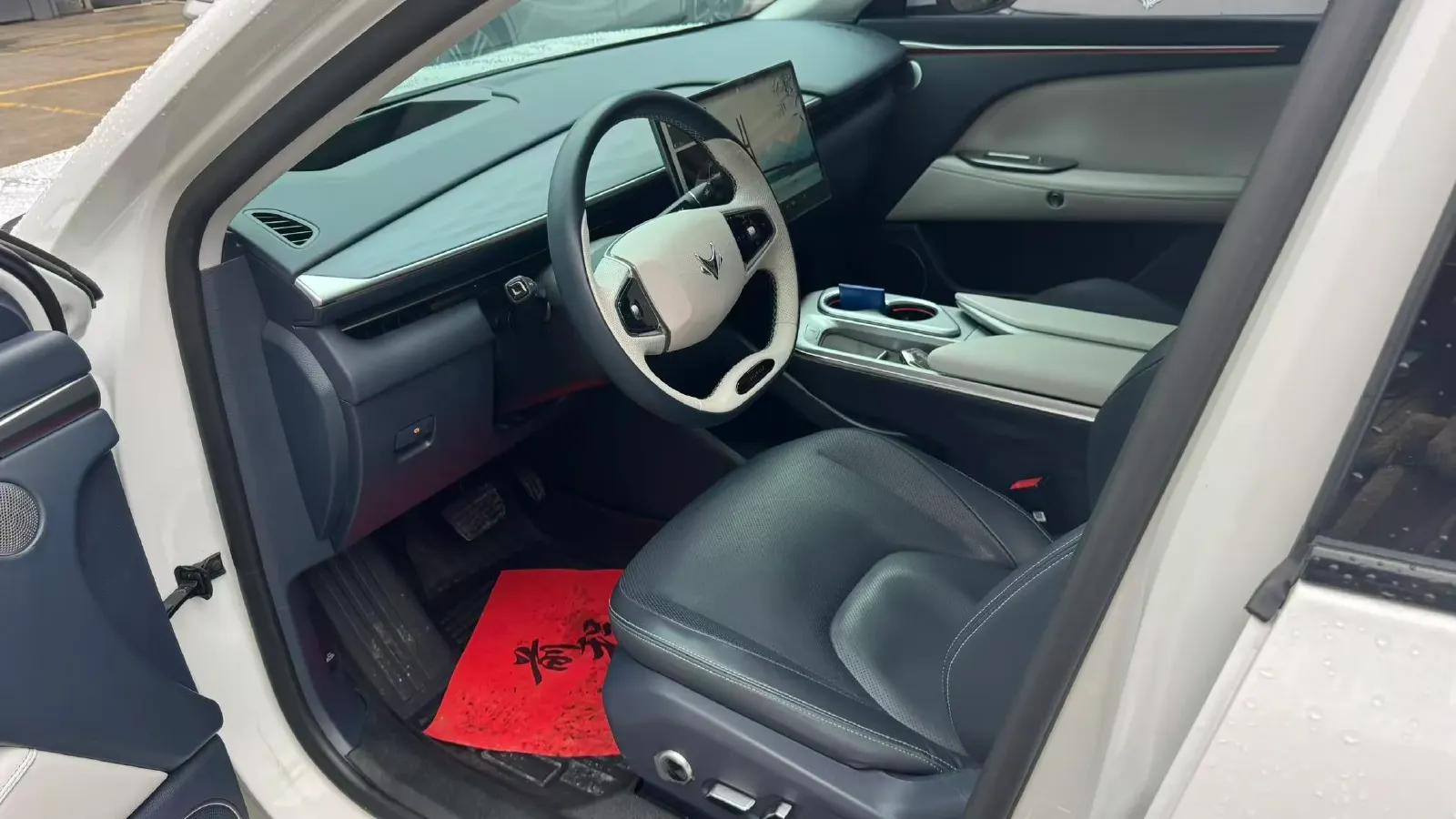 2024 HongQi H5 2.0T 224HP L4 8AT,autocango,china used car exporter,china ev exporter,chinese used car exporter,chinese used ev exporter