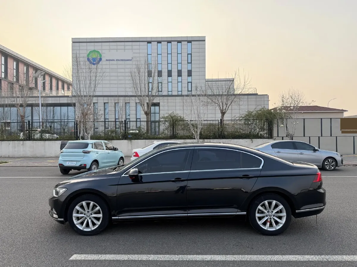 2018 Volkswagen Magotan 1.8T 180HP L4 7DCT,autocango,china used car exporter,china ev exporter,chinese used car exporter,chinese used ev exporter