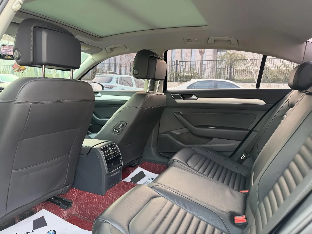 2018 Volkswagen Magotan 1.8T 180HP L4 7DCT,autocango,china used car exporter,china ev exporter,chinese used car exporter,chinese used ev exporter