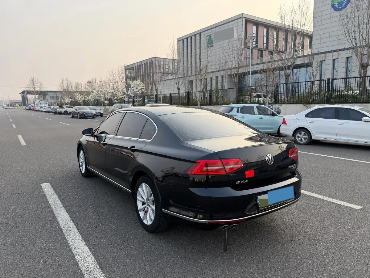 2018 Volkswagen Magotan 1.8T 180HP L4 7DCT,autocango,china used car exporter,china ev exporter,chinese used car exporter,chinese used ev exporter