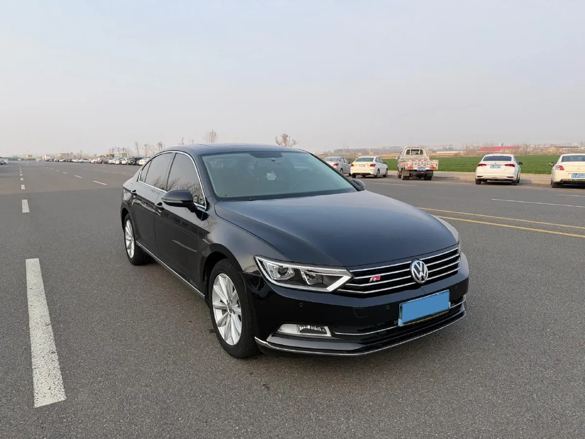 2018 Volkswagen Magotan 1.8T 180HP L4 7DCT,autocango,china used car exporter,china ev exporter,chinese used car exporter,chinese used ev exporter
