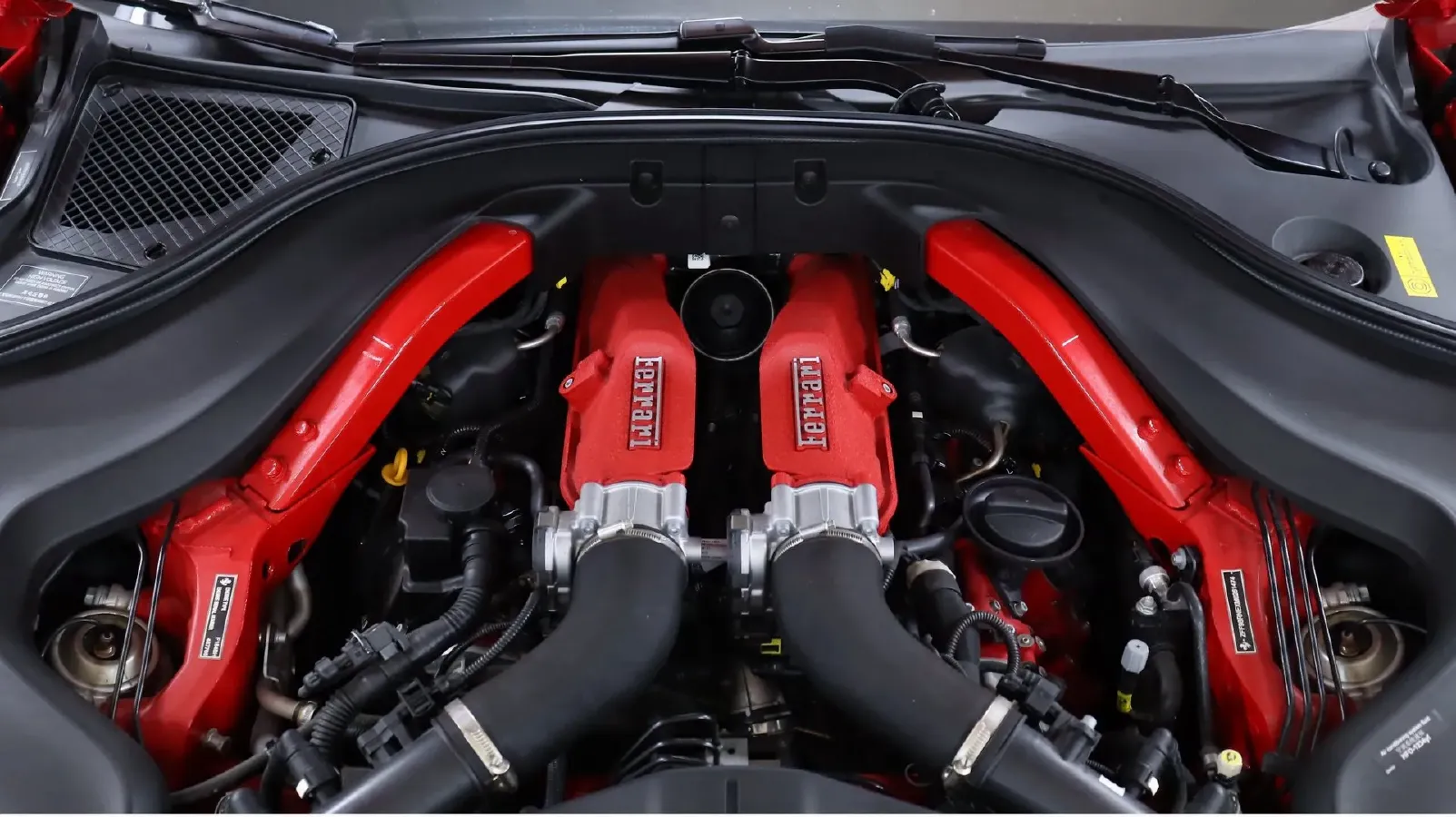 2020 Ferrari Roma 3.9T 620HP V8 8DCT,autocango,china used car exporter,china ev exporter,chinese used car exporter,chinese used ev exporter