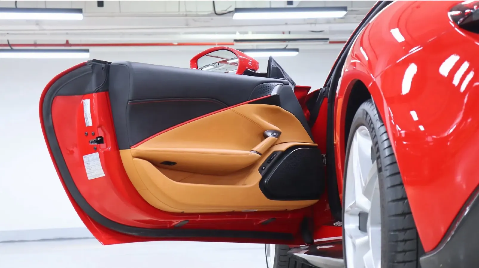 2020 Ferrari Roma 3.9T 620HP V8 8DCT,autocango,china used car exporter,china ev exporter,chinese used car exporter,chinese used ev exporter