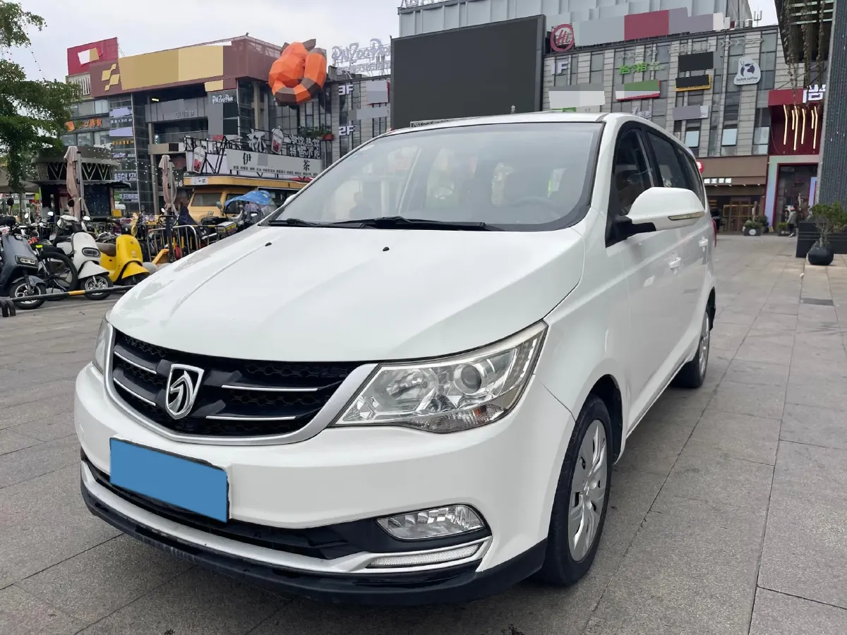 2016 BaoJun 560 1.5T 150HP L4 6MT,autocango,china used car exporter,china ev exporter,chinese used car exporter,chinese used ev exporter