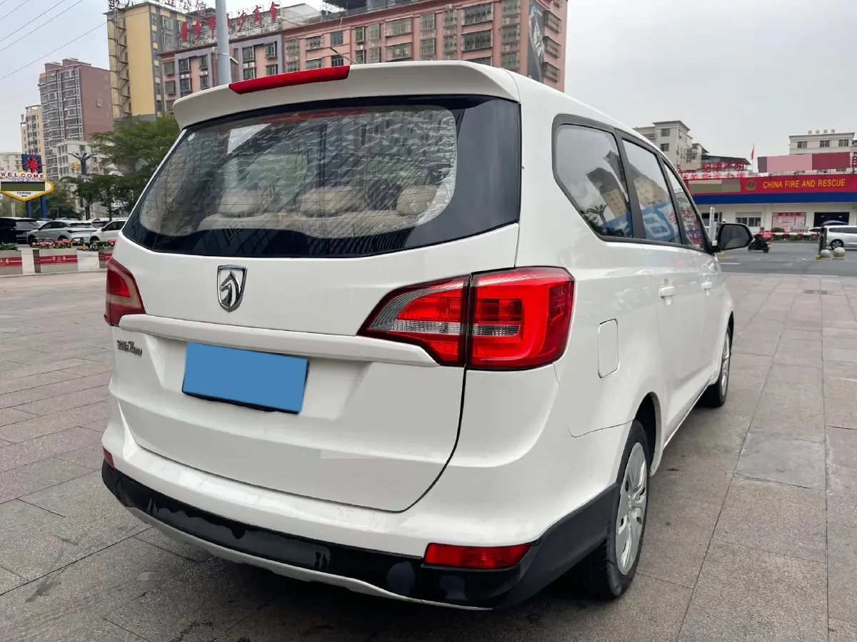 2016 BaoJun 560 1.5T 150HP L4 6MT,autocango,china used car exporter,china ev exporter,chinese used car exporter,chinese used ev exporter
