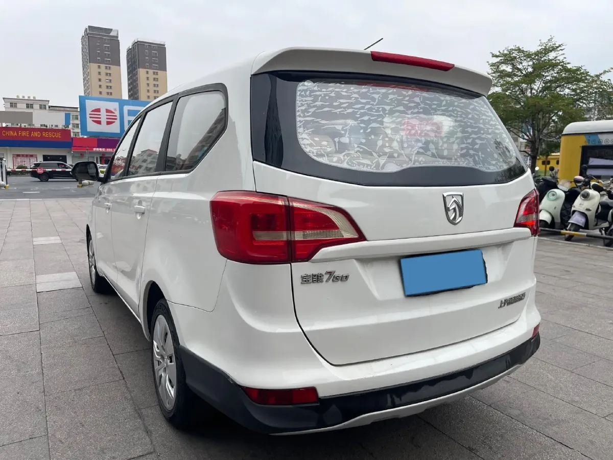 2016 BaoJun 560 1.5T 150HP L4 6MT,autocango,china used car exporter,china ev exporter,chinese used car exporter,chinese used ev exporter
