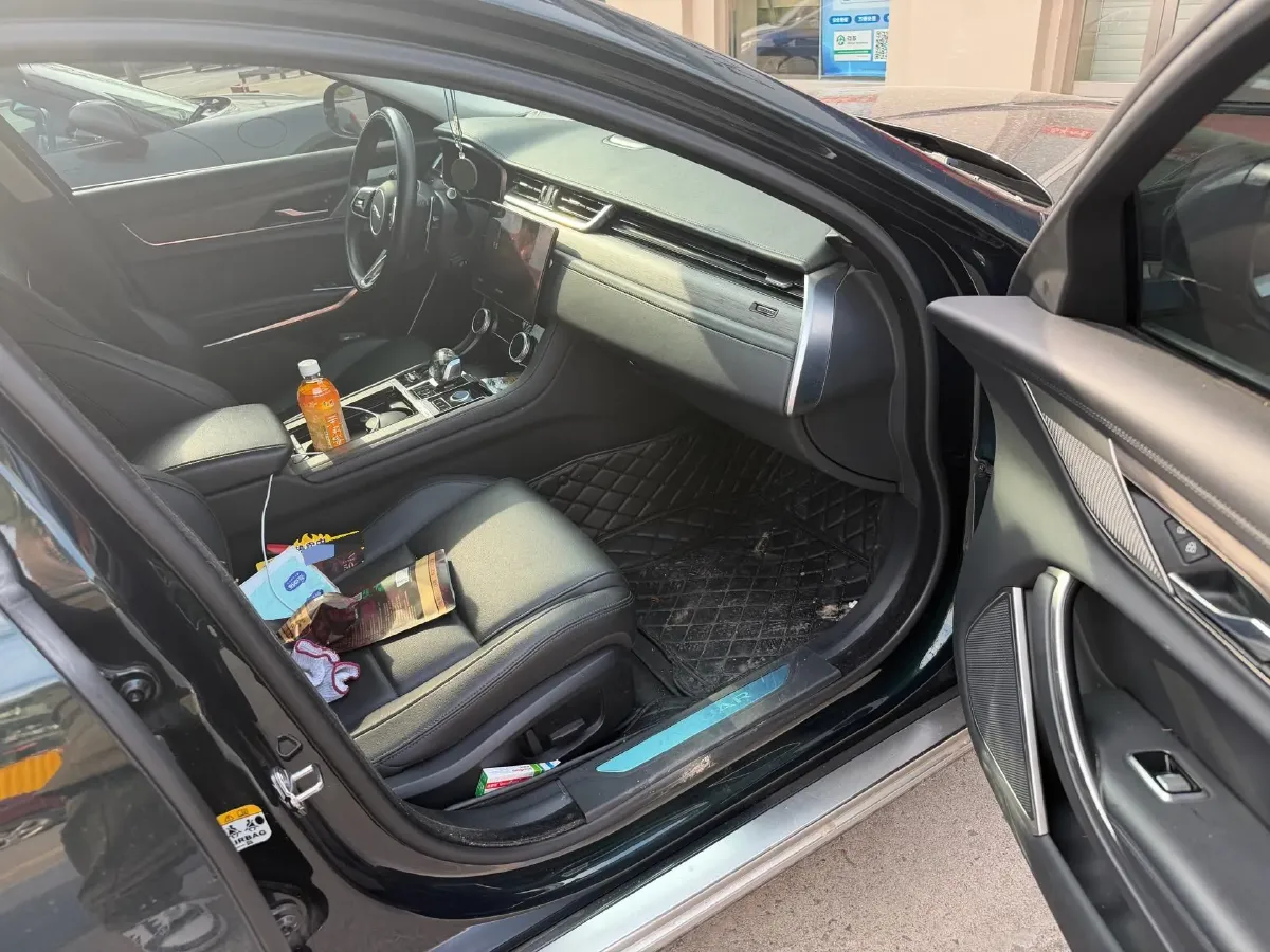 2023 Jaguar XFL 2.0T 200HP L4 8AT,autocango,china used car exporter,china ev exporter,chinese used car exporter,chinese used ev exporter