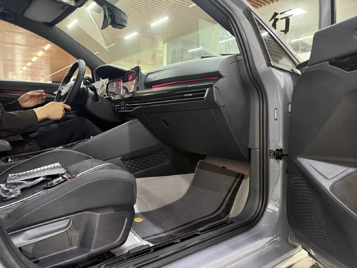 2023 Volkswagen Golf 1.4T 150HP L4 7DCT,autocango,china used car exporter,china ev exporter,chinese used car exporter,chinese used ev exporter