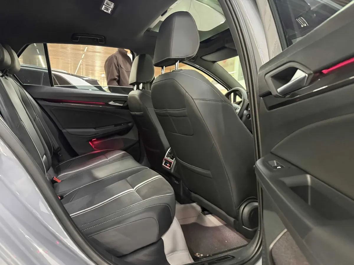 2023 Volkswagen Golf 1.4T 150HP L4 7DCT,autocango,china used car exporter,china ev exporter,chinese used car exporter,chinese used ev exporter