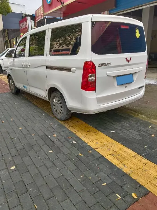 2016 WuLing RongGuang V 1.5L 112HP L4 5MT,autocango,china used car exporter,china ev exporter,chinese used car exporter,chinese used ev exporter