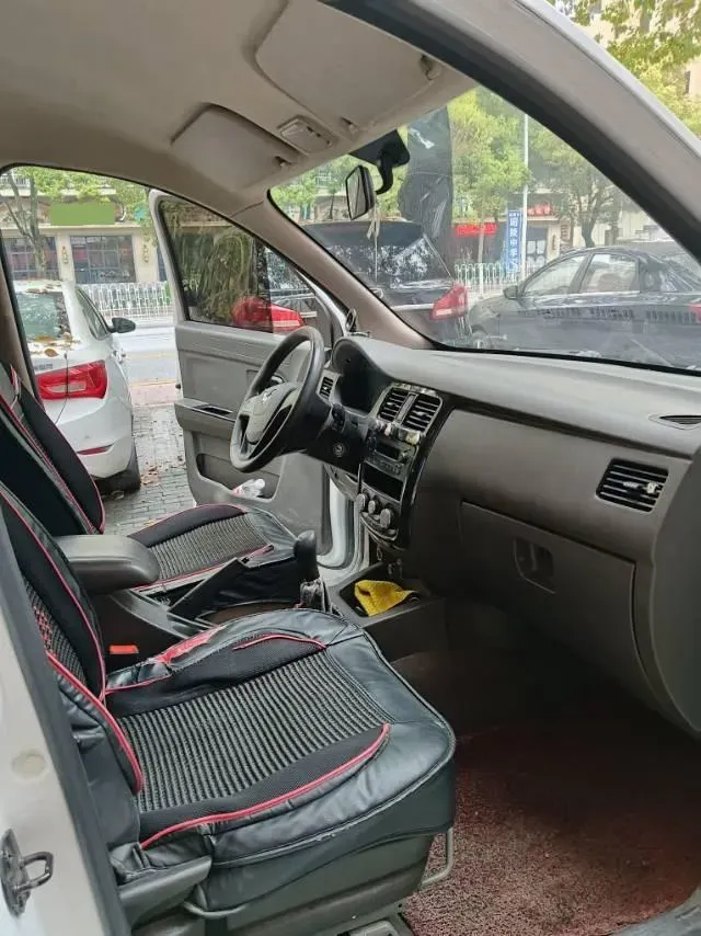 2016 WuLing RongGuang V 1.5L 112HP L4 5MT,autocango,china used car exporter,china ev exporter,chinese used car exporter,chinese used ev exporter