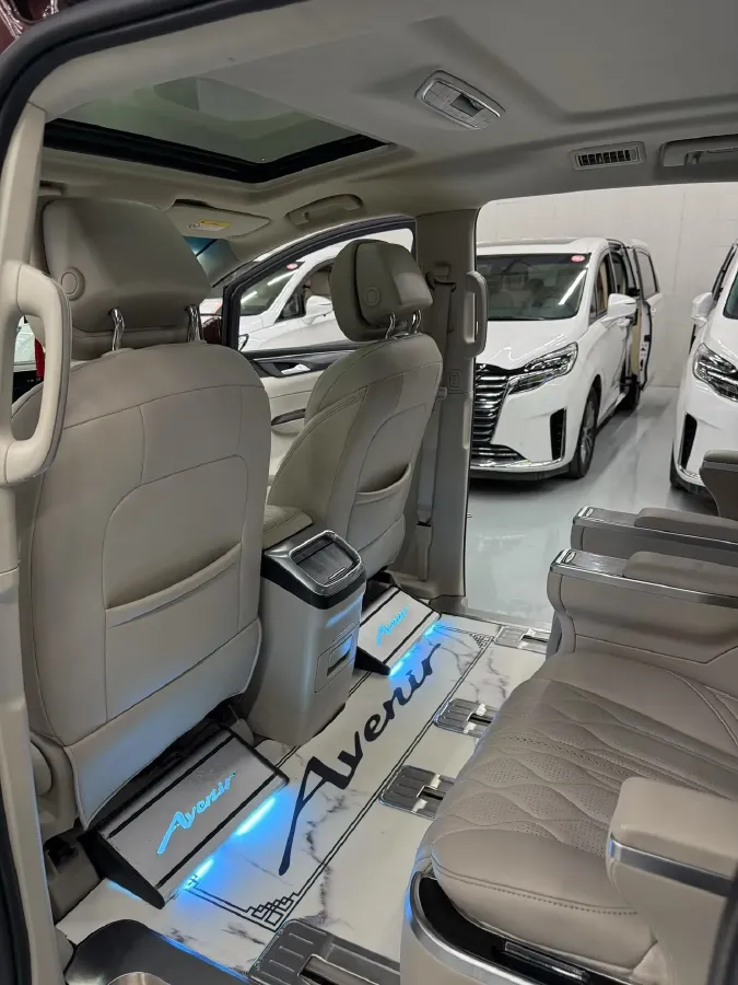 2022 Buick GL8 2.0T 237HP L4 9AT,autocango,china used car exporter,china ev exporter,chinese used car exporter,chinese used ev exporter