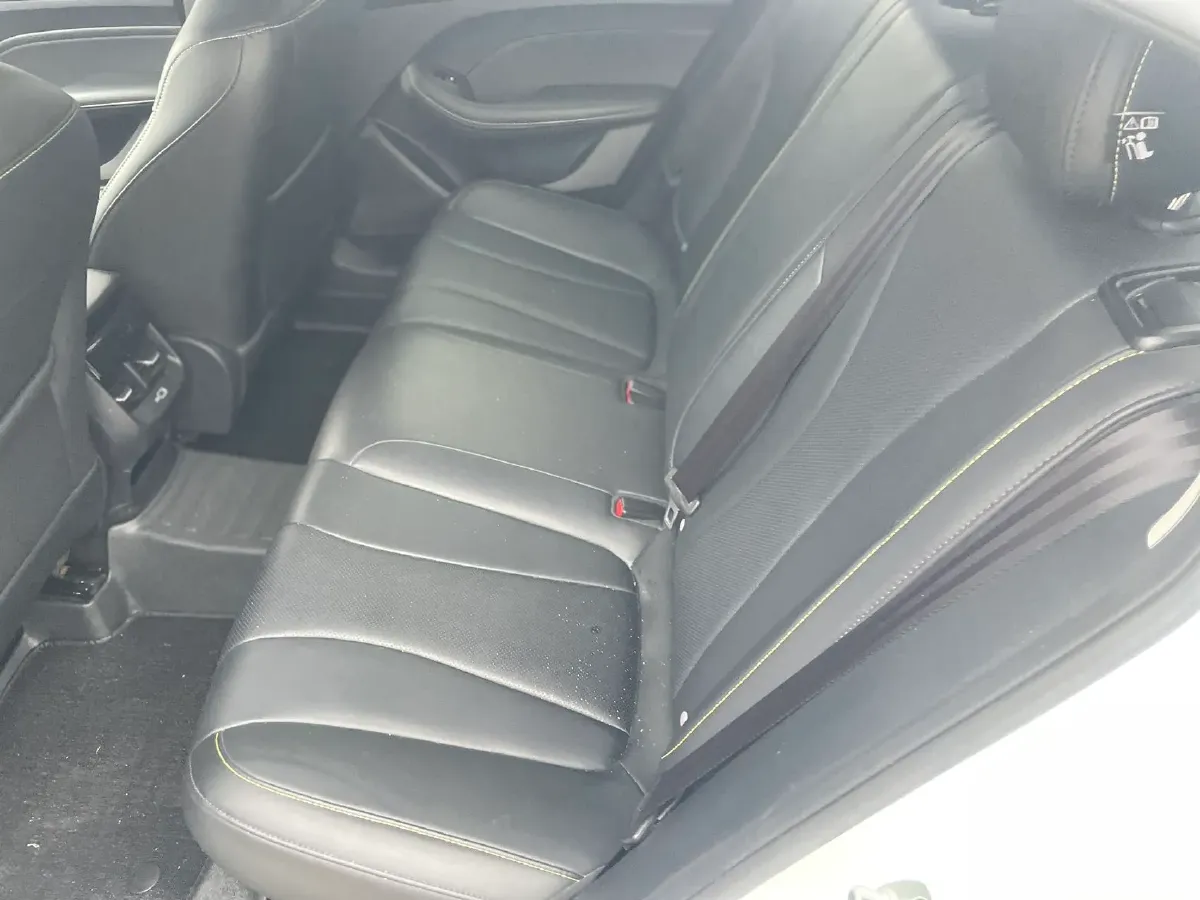 2021 Roewe i5 1.5L 120HP L4 CVT,autocango,china used car exporter,china ev exporter,chinese used car exporter,chinese used ev exporter