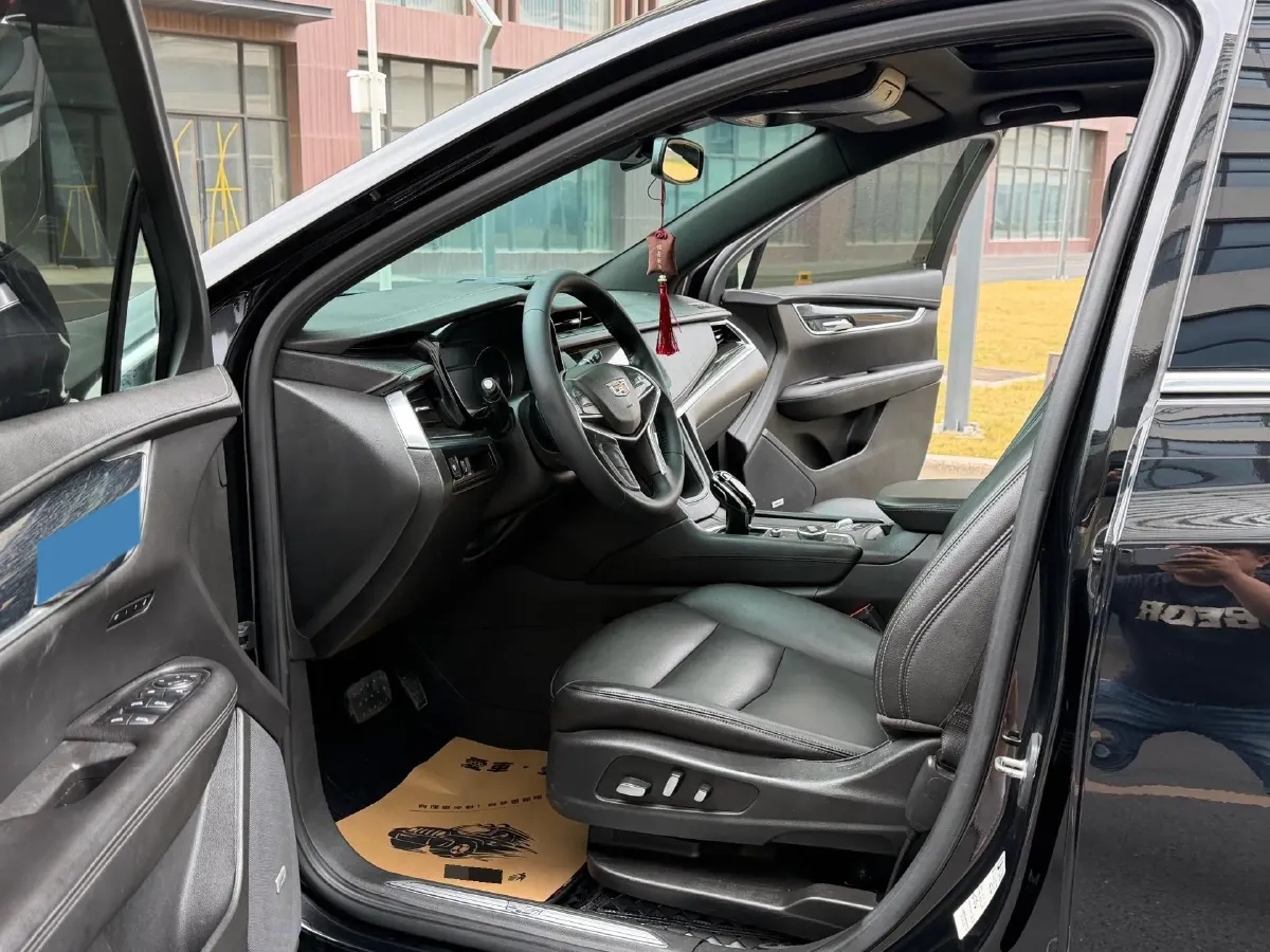 2022 Cadillac XT5 2.0T 237HP L4 9AT,autocango,china used car exporter,china ev exporter,chinese used car exporter,chinese used ev exporter