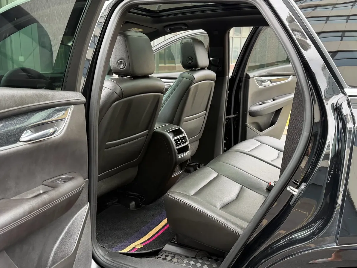 2022 Cadillac XT5 2.0T 237HP L4 9AT,autocango,china used car exporter,china ev exporter,chinese used car exporter,chinese used ev exporter