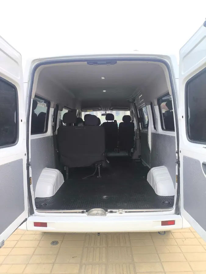 2020 MAXUS XinTu V80 2.5T 136HP L4 6MT,autocango,china used car exporter,china ev exporter,chinese used car exporter,chinese used ev exporter