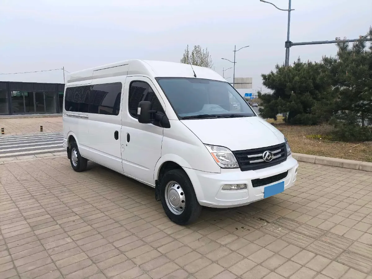 2020 MAXUS XinTu V80 2.5T 136HP L4 6MT,autocango,china used car exporter,china ev exporter,chinese used car exporter,chinese used ev exporter