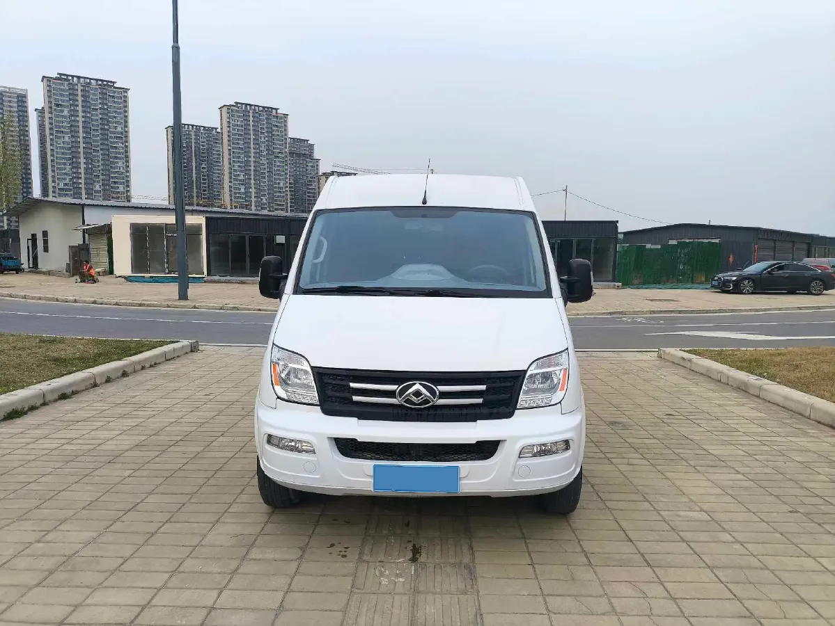 2020 MAXUS XinTu V80 2.5T 136HP L4 6MT,autocango,china used car exporter,china ev exporter,chinese used car exporter,chinese used ev exporter