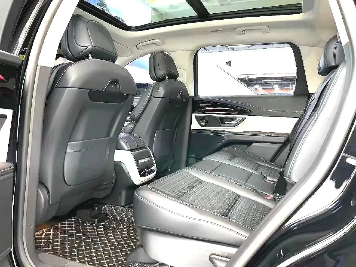 2023 Lincoln Nautilus 2.0T 261HP L4 8AT,autocango,china used car exporter,china ev exporter,chinese used car exporter,chinese used ev exporter