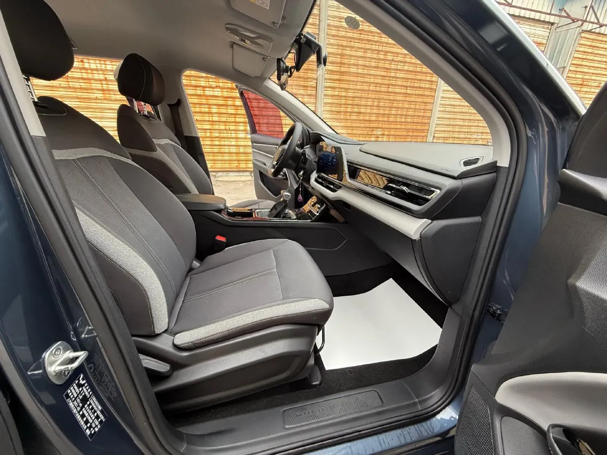 2022 WuLing KaiJie 1.5T 147HP L4 CVT,autocango,china used car exporter,china ev exporter,chinese used car exporter,chinese used ev exporter