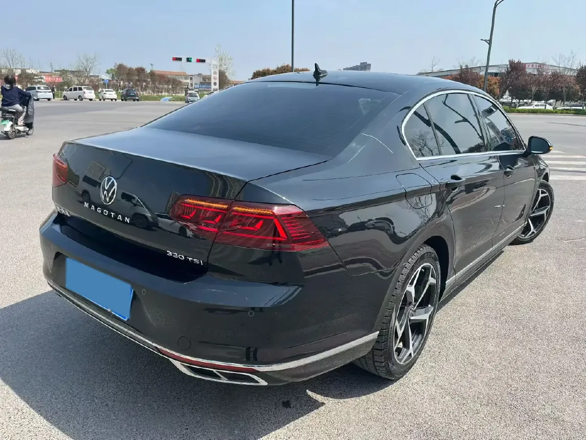 2023 Volkswagen Magotan 2.0T 186HP L4 7DCT,autocango,china used car exporter,china ev exporter,chinese used car exporter,chinese used ev exporter