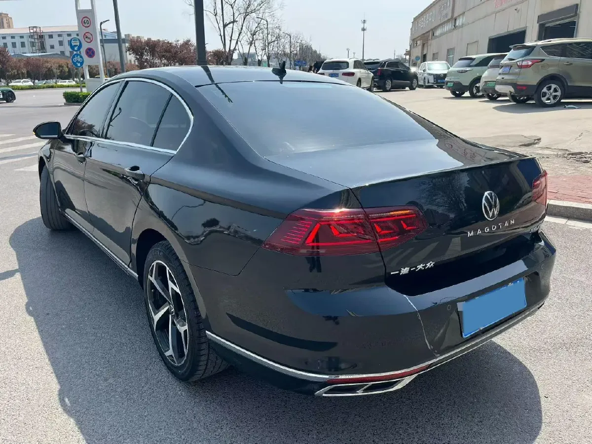 2023 Volkswagen Magotan 2.0T 186HP L4 7DCT,autocango,china used car exporter,china ev exporter,chinese used car exporter,chinese used ev exporter