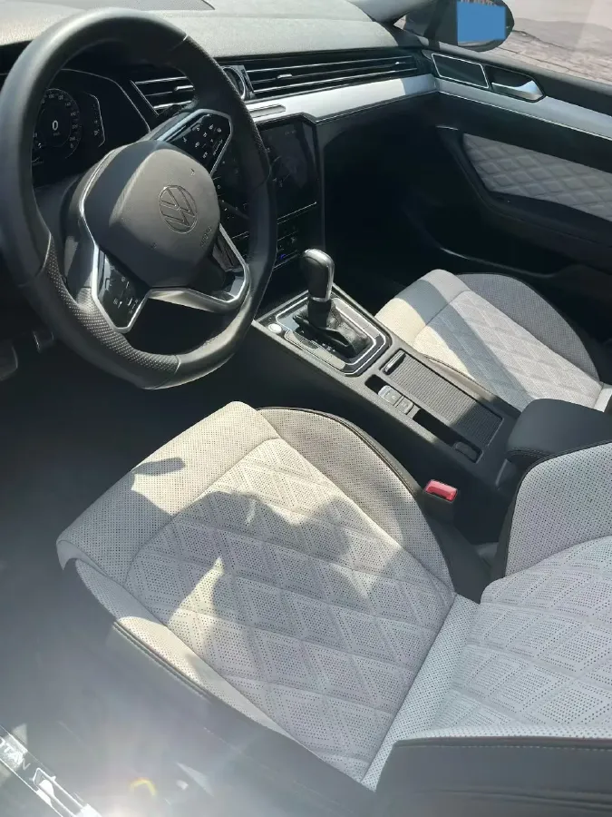 2023 Volkswagen Magotan 2.0T 186HP L4 7DCT,autocango,china used car exporter,china ev exporter,chinese used car exporter,chinese used ev exporter