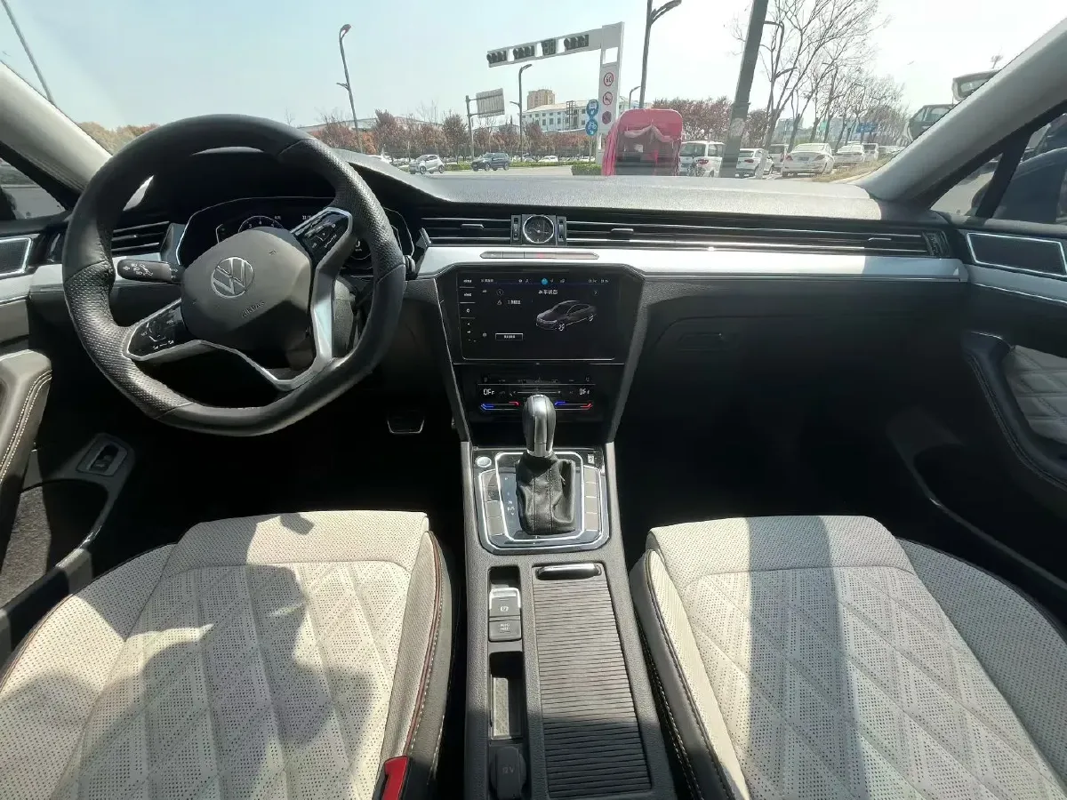 2023 Volkswagen Magotan 2.0T 186HP L4 7DCT,autocango,china used car exporter,china ev exporter,chinese used car exporter,chinese used ev exporter