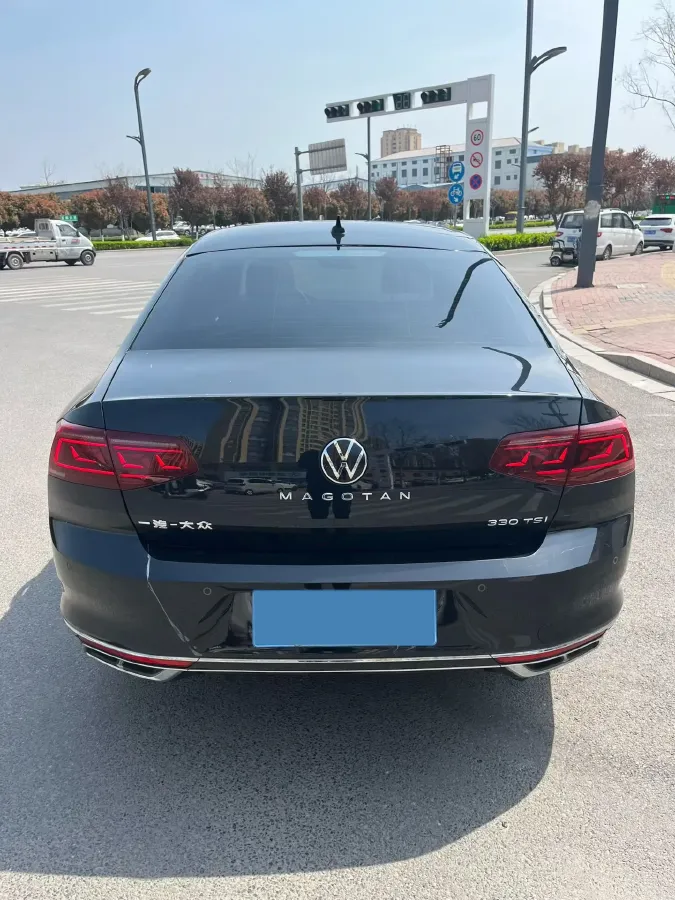 2023 Volkswagen Magotan 2.0T 186HP L4 7DCT,autocango,china used car exporter,china ev exporter,chinese used car exporter,chinese used ev exporter