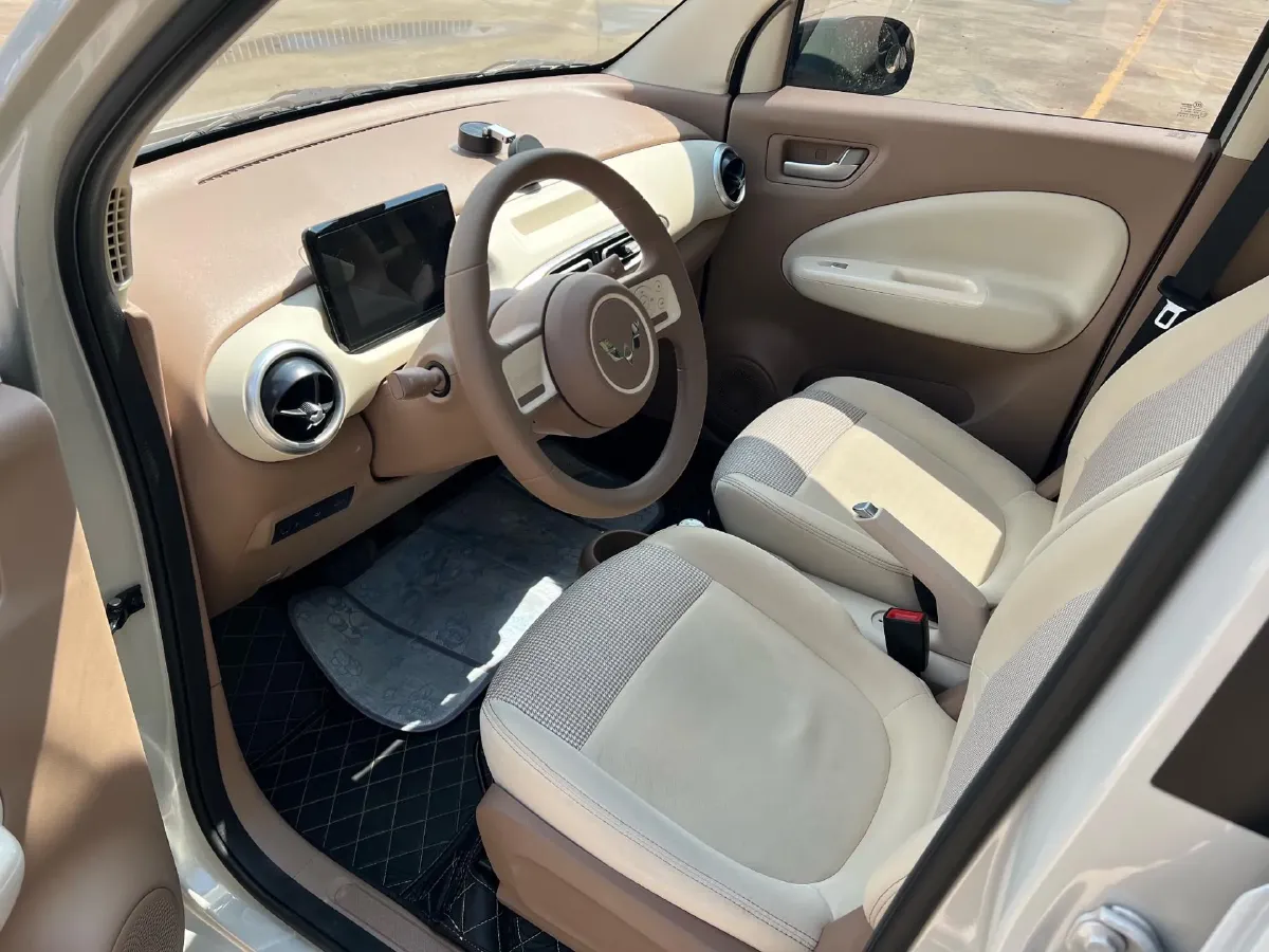 2025 WuLing HongGuang MINI EV BEV 16.2KWH,autocango,china used car exporter,china ev exporter,chinese used car exporter,chinese used ev exporter