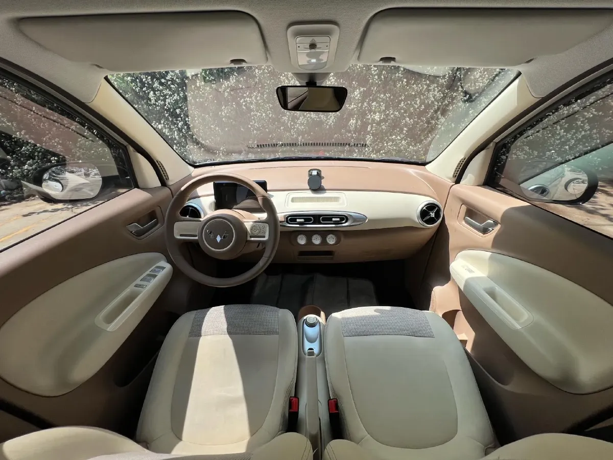 2025 WuLing HongGuang MINI EV BEV 16.2KWH,autocango,china used car exporter,china ev exporter,chinese used car exporter,chinese used ev exporter