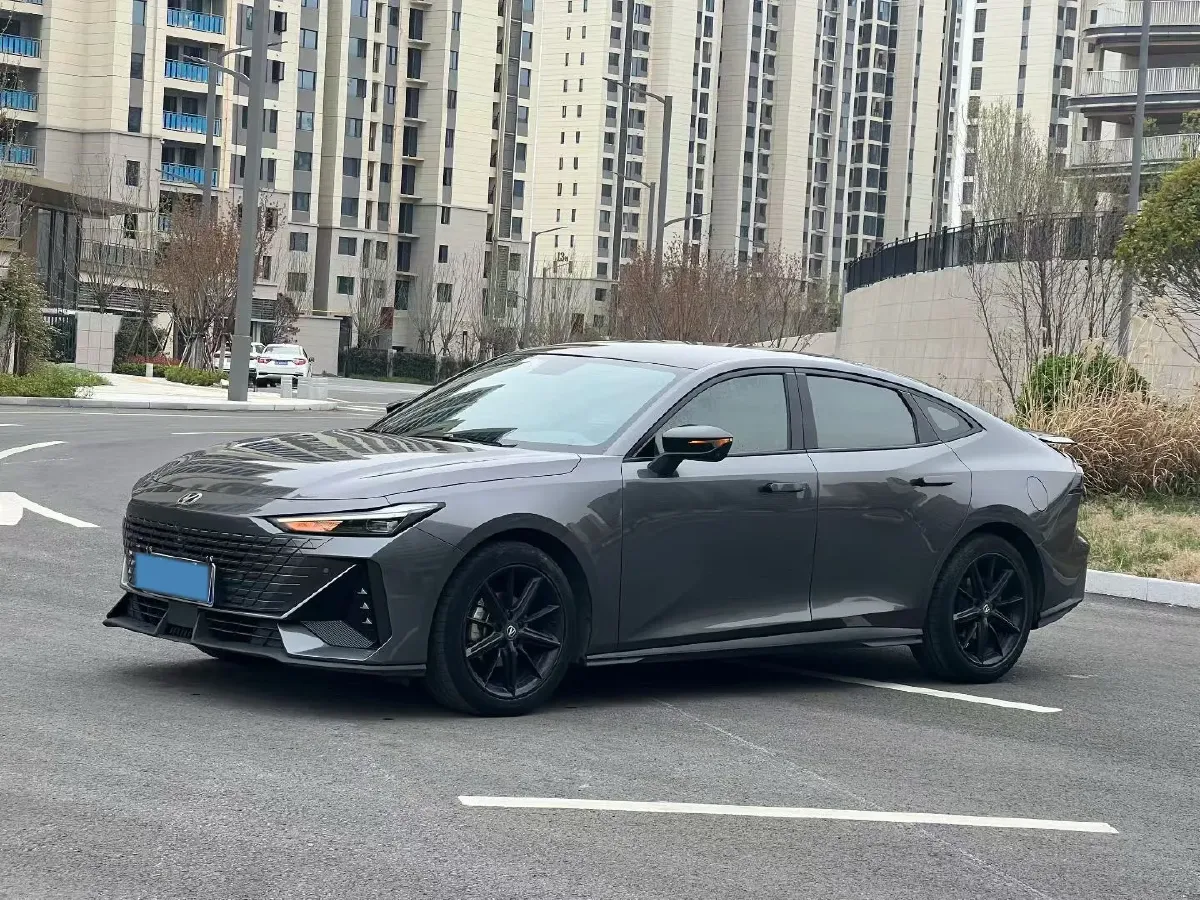 2022 ChangAn UNI-V 1.5T 188HP L4 7DCT,autocango,china used car exporter,china ev exporter,chinese used car exporter,chinese used ev exporter