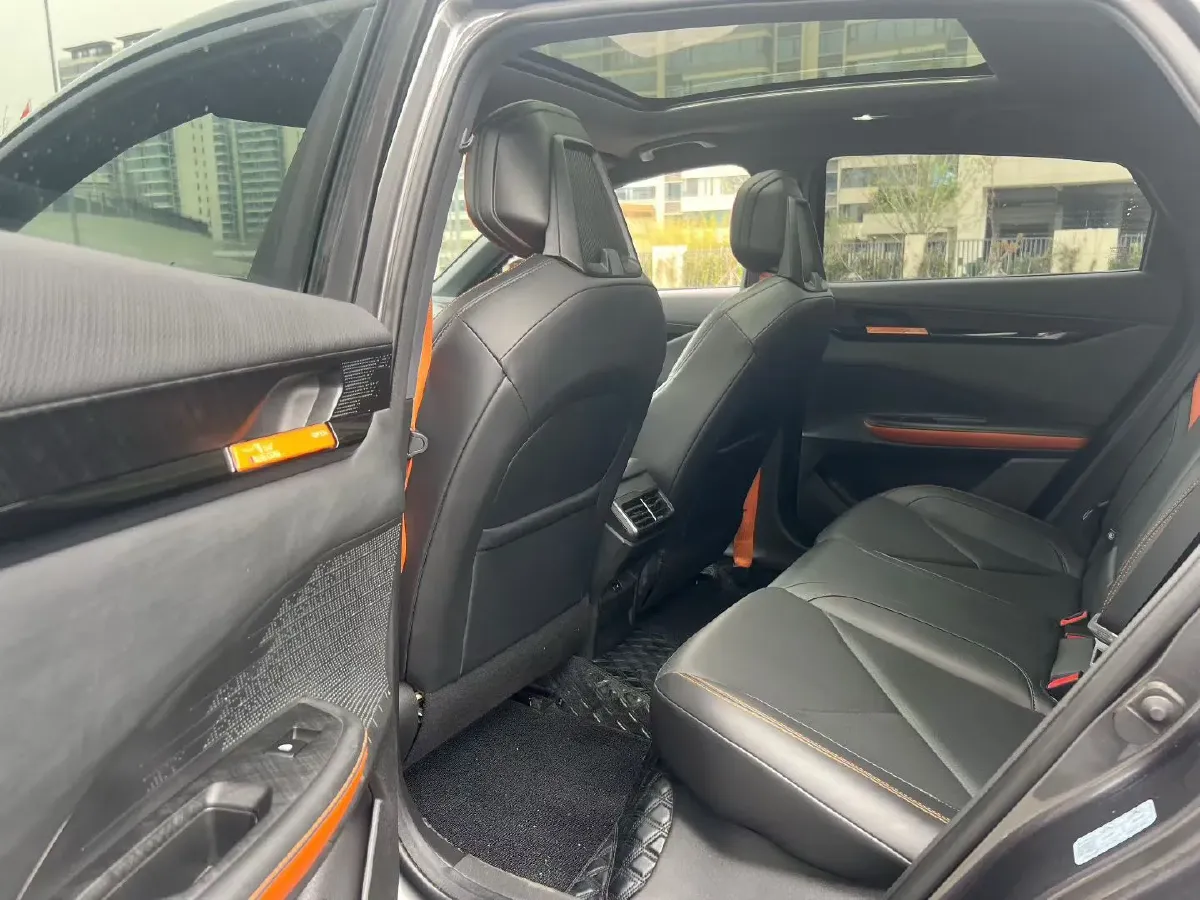 2022 ChangAn UNI-V 1.5T 188HP L4 7DCT,autocango,china used car exporter,china ev exporter,chinese used car exporter,chinese used ev exporter