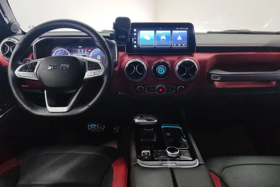 2023 Beijing BJ40 2.0T 224HP L4 8AT,autocango,china used car exporter,china ev exporter,chinese used car exporter,chinese used ev exporter