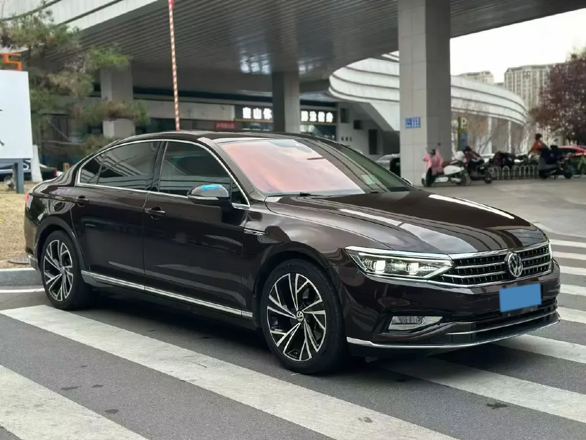 2020 Volkswagen Magotan 2.0T 220HP L4 7DCT,autocango,china used car exporter,china ev exporter,chinese used car exporter,chinese used ev exporter
