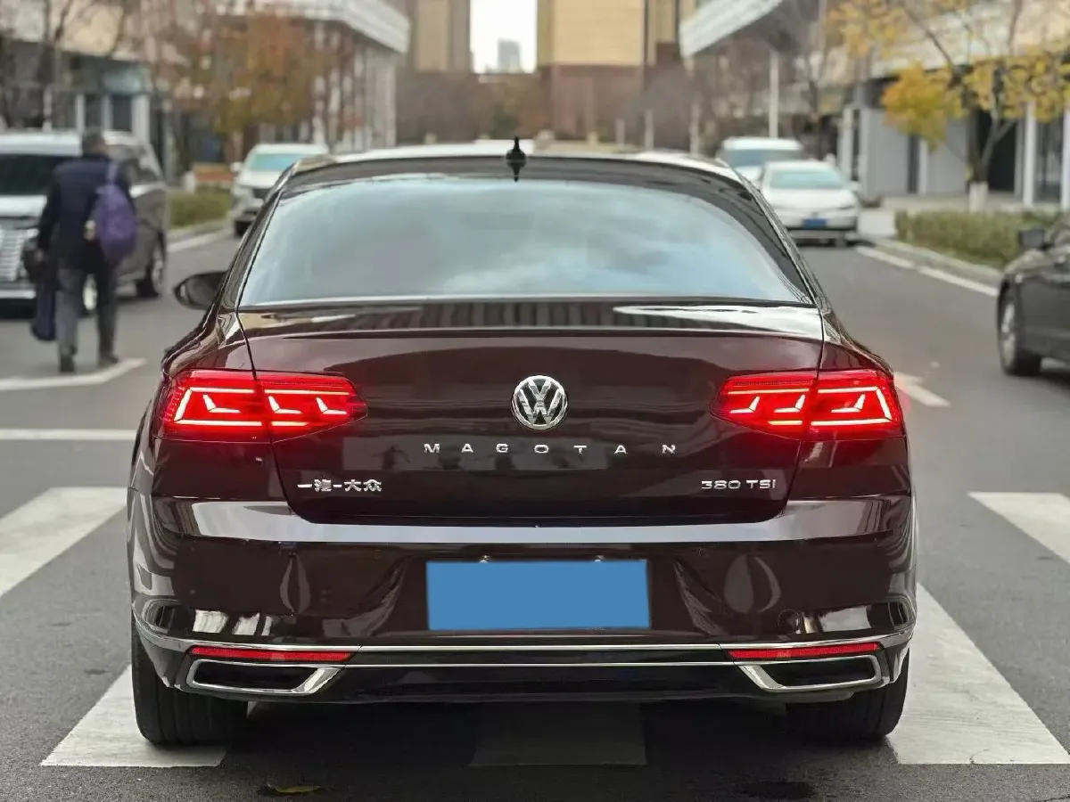 2020 Volkswagen Magotan 2.0T 220HP L4 7DCT,autocango,china used car exporter,china ev exporter,chinese used car exporter,chinese used ev exporter