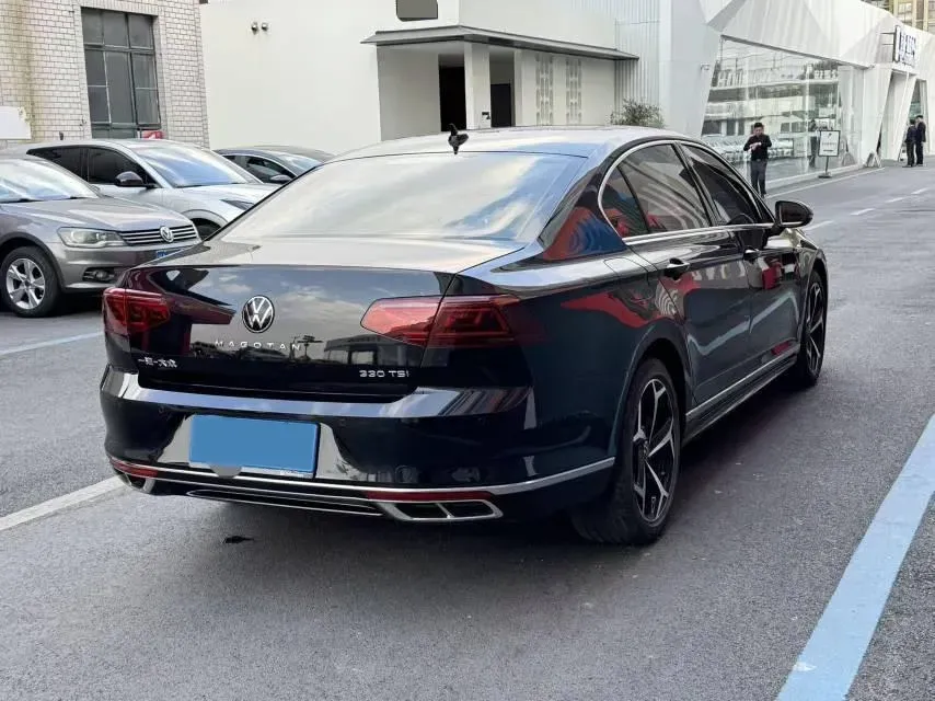 2023 Volkswagen Magotan 2.0T 186HP L4 7DCT,autocango,china used car exporter,china ev exporter,chinese used car exporter,chinese used ev exporter