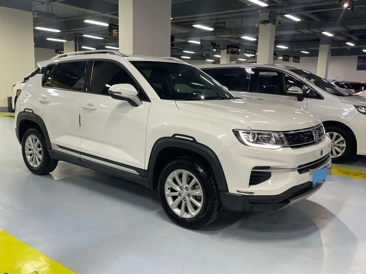 2019 ChangAn CS35 Plus 1.6L 128HP L4 6AT,autocango,china used car exporter,china ev exporter,chinese used car exporter,chinese used ev exporter