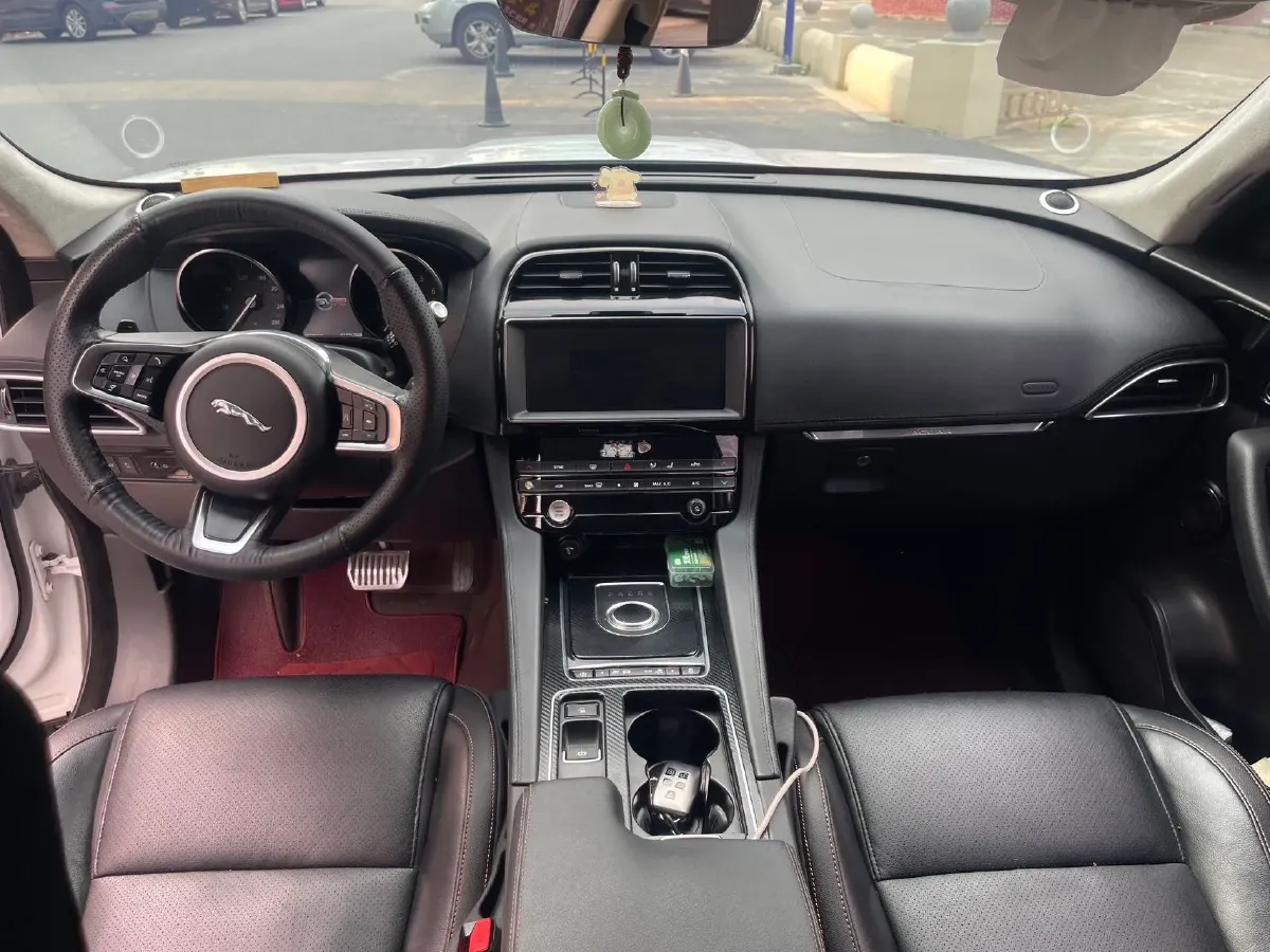 2020 Jaguar F-PACE 2.0T 250HP L4 8AT,autocango,china used car exporter,china ev exporter,chinese used car exporter,chinese used ev exporter