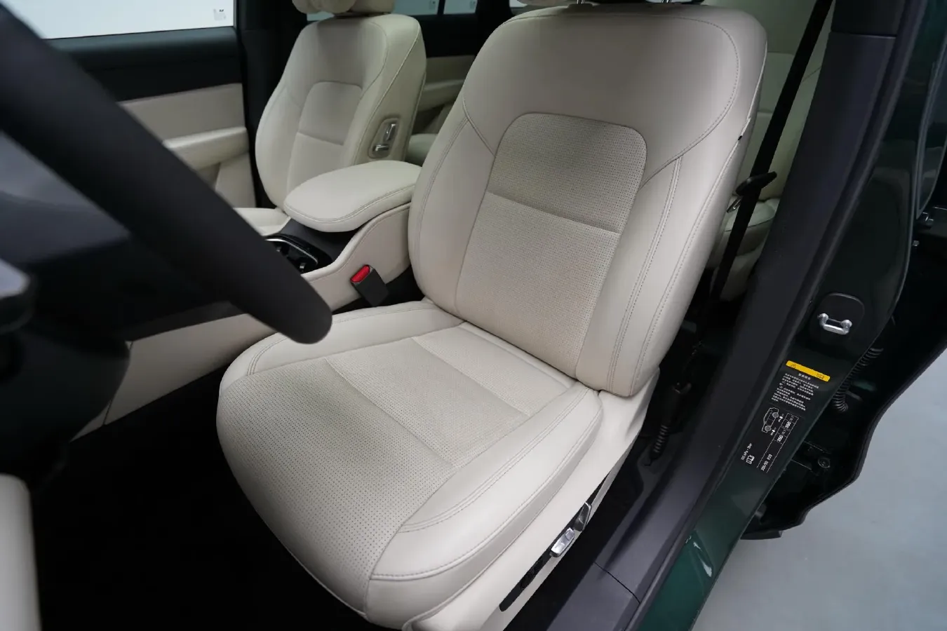 2021 Li ONE Range Extended 131HP REEV 40.5KWH,autocango,china used car exporter,china ev exporter,chinese used car exporter,chinese used ev exporter