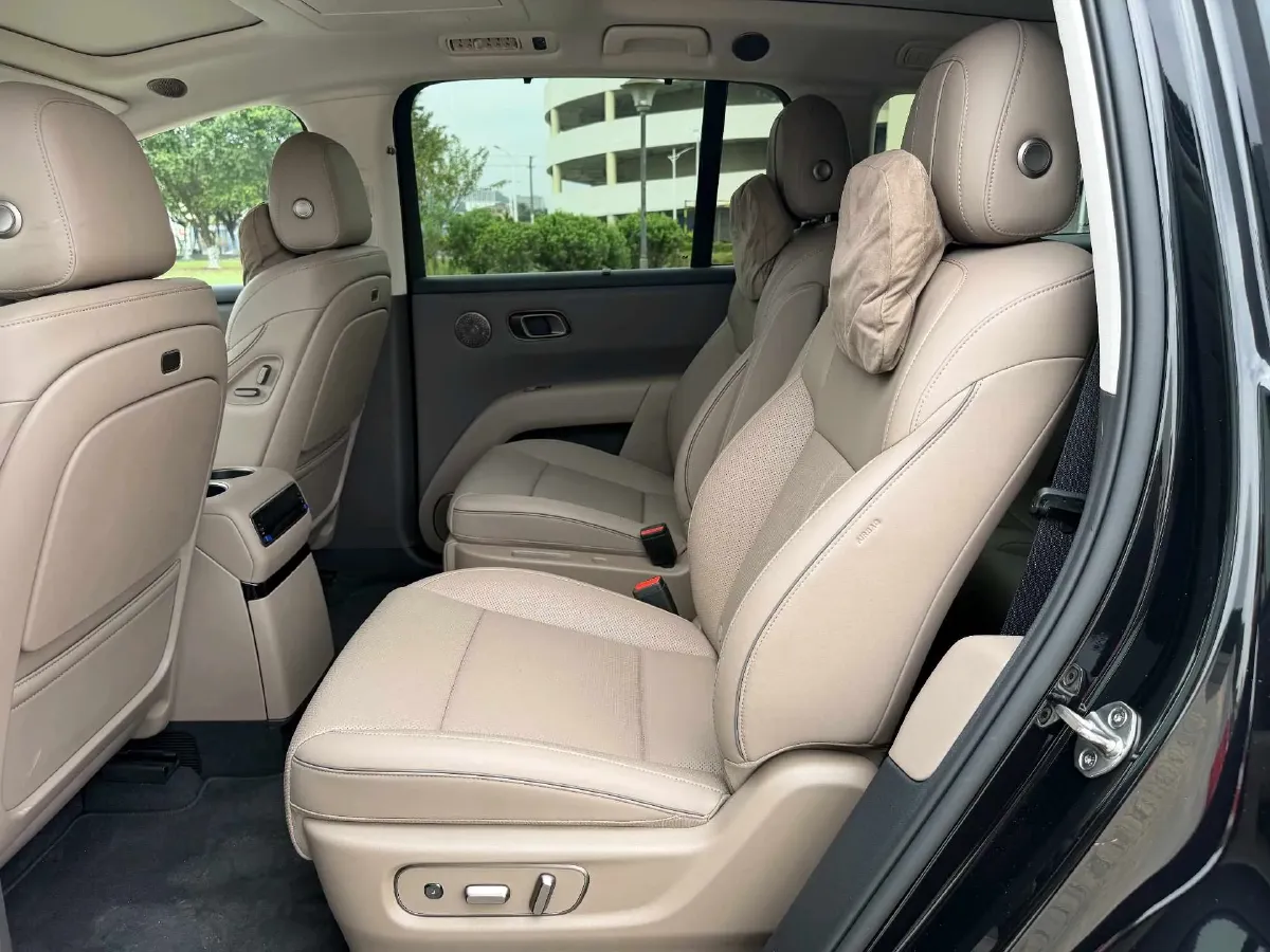 2025 Li i8 BEV,autocango,china used car exporter,china ev exporter,chinese used car exporter,chinese used ev exporter