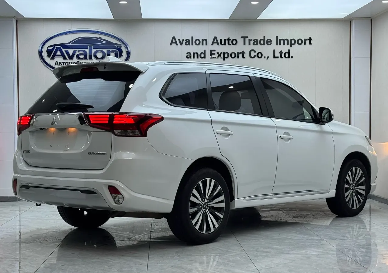 2021 Mitsubishi Outlander 2.0L 166HP L4 CVT,autocango,china used car exporter,china ev exporter,chinese used car exporter,chinese used ev exporter