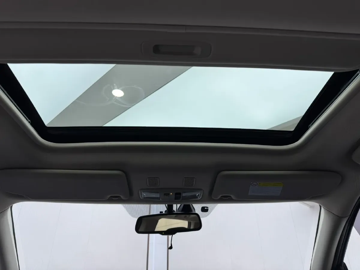 2021 Mitsubishi Outlander 2.0L 166HP L4 CVT,autocango,china used car exporter,china ev exporter,chinese used car exporter,chinese used ev exporter