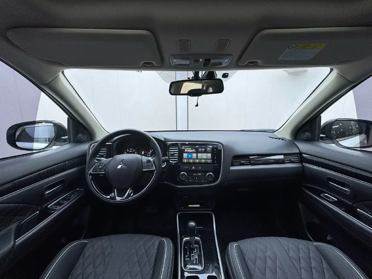 2021 Mitsubishi Outlander 2.0L 166HP L4 CVT,autocango,china used car exporter,china ev exporter,chinese used car exporter,chinese used ev exporter