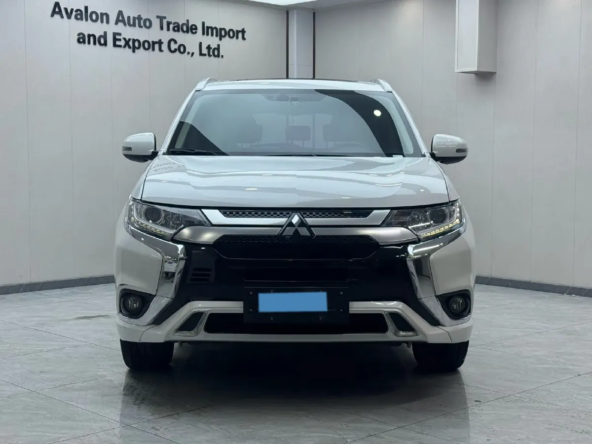 2021 Mitsubishi Outlander 2.0L 166HP L4 CVT,autocango,china used car exporter,china ev exporter,chinese used car exporter,chinese used ev exporter