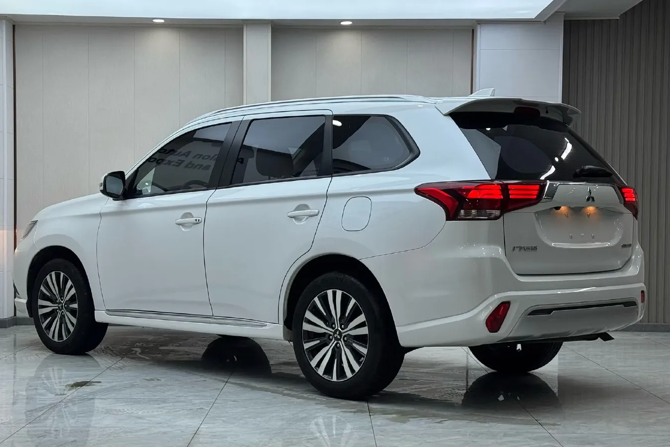 2021 Mitsubishi Outlander 2.0L 166HP L4 CVT,autocango,china used car exporter,china ev exporter,chinese used car exporter,chinese used ev exporter