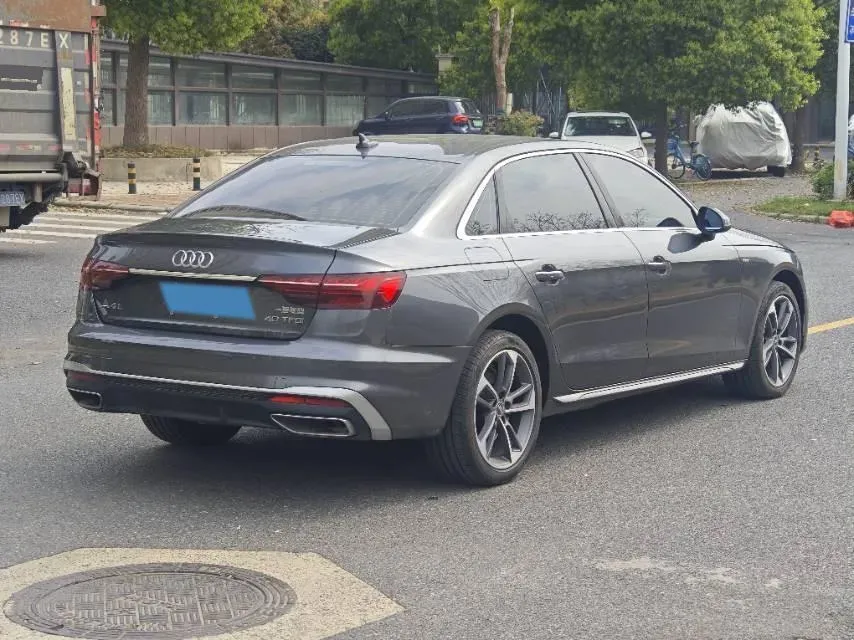 2023 Audi A4L 2.0T 190HP L4 7DCT,autocango,china used car exporter,china ev exporter,chinese used car exporter,chinese used ev exporter