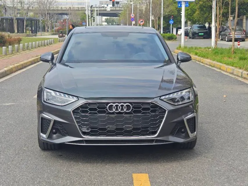2023 Audi A4L 2.0T 190HP L4 7DCT,autocango,china used car exporter,china ev exporter,chinese used car exporter,chinese used ev exporter