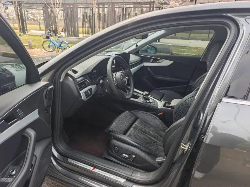 2023 Audi A4L 2.0T 190HP L4 7DCT,autocango,china used car exporter,china ev exporter,chinese used car exporter,chinese used ev exporter